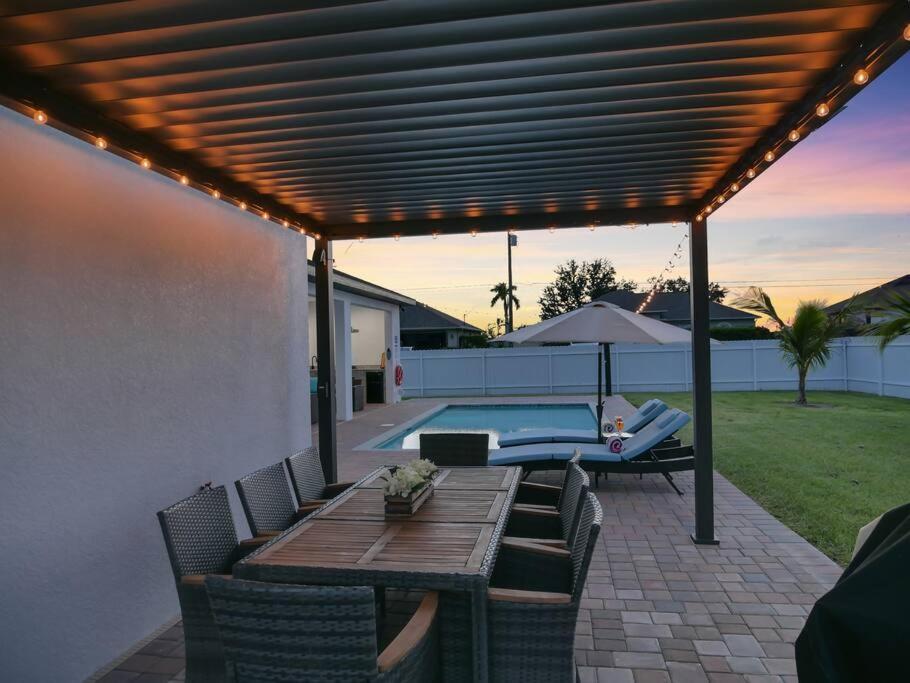 Casa Sevilla, Heated Pool, Sleeps 9, 4B3B Cape Coral Exteriör bild