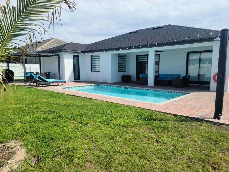 Casa Sevilla, Heated Pool, Sleeps 9, 4B3B Cape Coral Exteriör bild