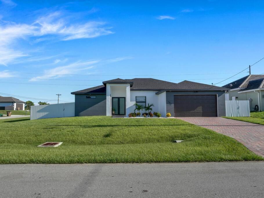Casa Sevilla, Heated Pool, Sleeps 9, 4B3B Cape Coral Exteriör bild