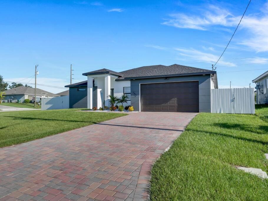 Casa Sevilla, Heated Pool, Sleeps 9, 4B3B Cape Coral Exteriör bild