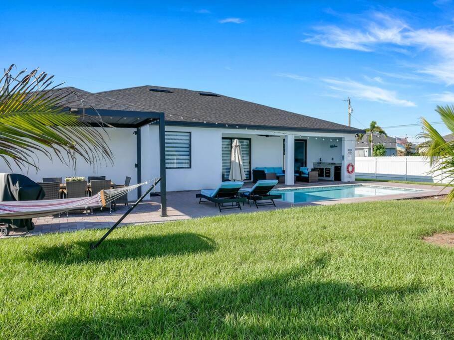 Casa Sevilla, Heated Pool, Sleeps 9, 4B3B Cape Coral Exteriör bild