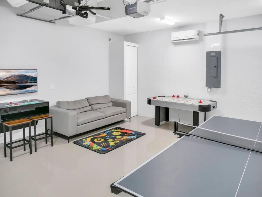 Casa Sevilla, Heated Pool, Sleeps 9, 4B3B Cape Coral Exteriör bild