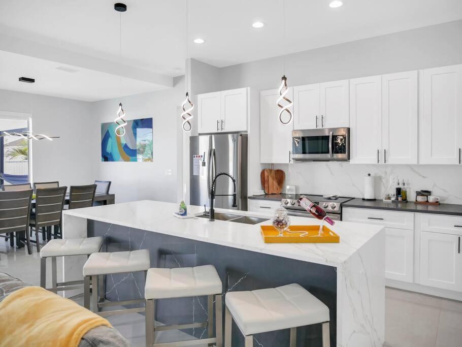 Casa Sevilla, Heated Pool, Sleeps 9, 4B3B Cape Coral Exteriör bild