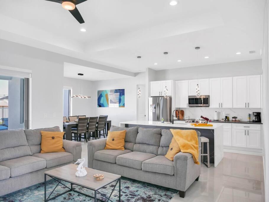 Casa Sevilla, Heated Pool, Sleeps 9, 4B3B Cape Coral Exteriör bild