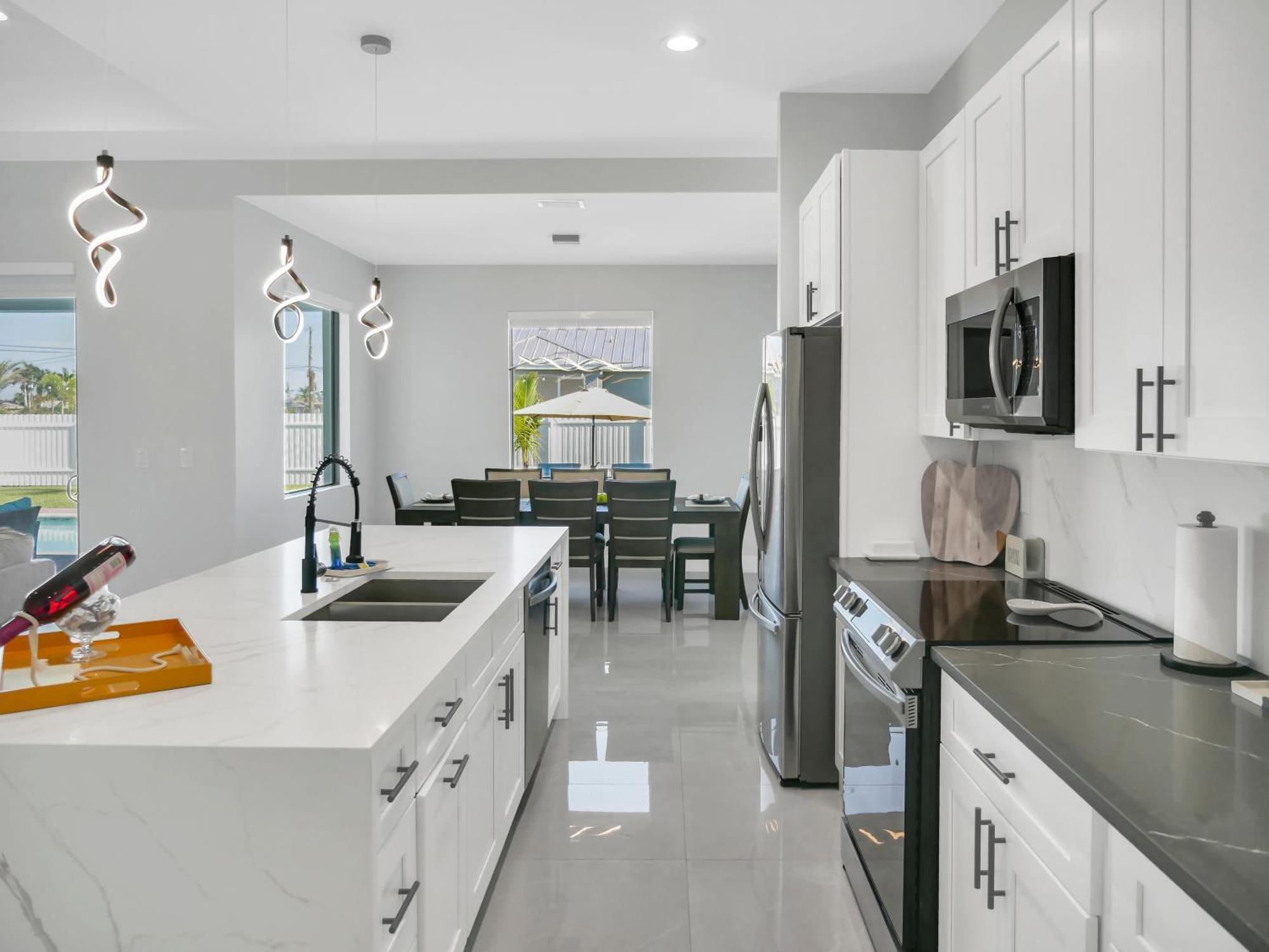 Casa Sevilla, Heated Pool, Sleeps 9, 4B3B Cape Coral Exteriör bild