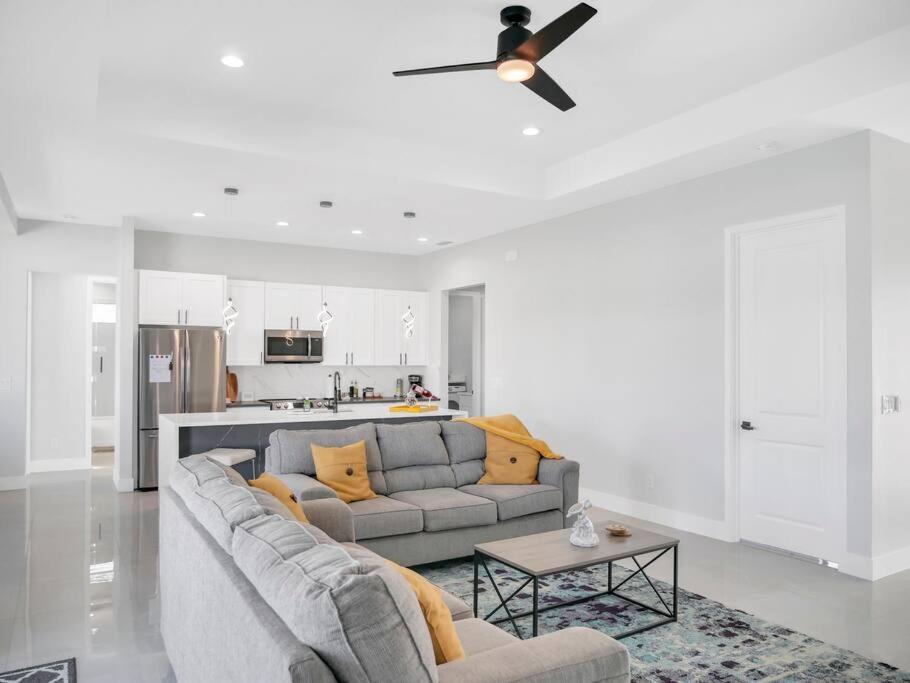 Casa Sevilla, Heated Pool, Sleeps 9, 4B3B Cape Coral Exteriör bild