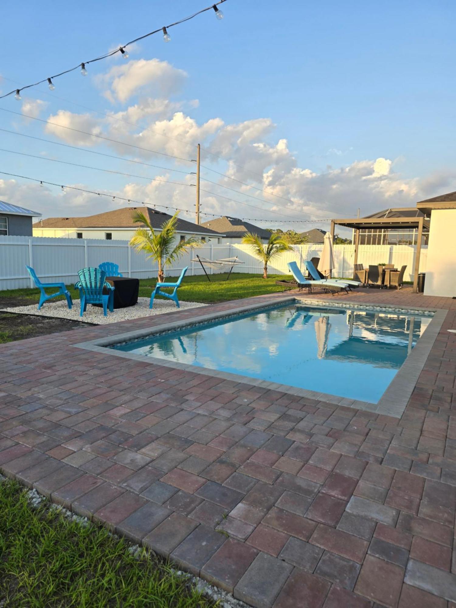 Casa Sevilla, Heated Pool, Sleeps 9, 4B3B Cape Coral Exteriör bild